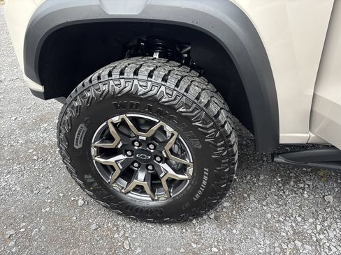 New 2026 Chevrolet Colorado ZR2 w/ Technology Package AWD/4WD image 13