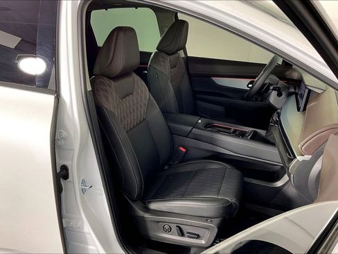 Certified 2025 Nissan Murano Platinum w/ Cargo Package AWD/4WD image 9
