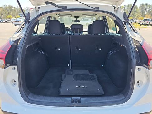 Used 2022 Nissan Kicks S image 15