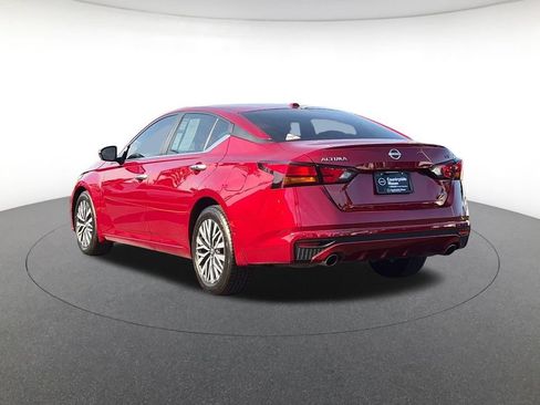 Used 2024 Nissan Altima 2.5 SV w/ SV Premium Package AWD/4WD image 7