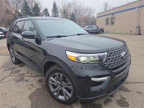 Certified 2022 Ford Explorer XLT w/ Equipment Group 202A image 11