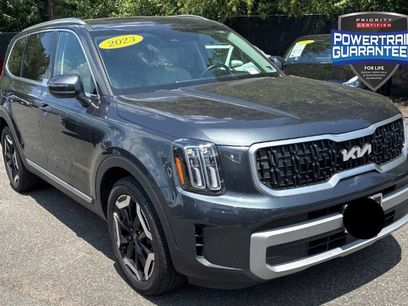 Used 2023 Kia Telluride EX w/ EX Captain's Chair Package