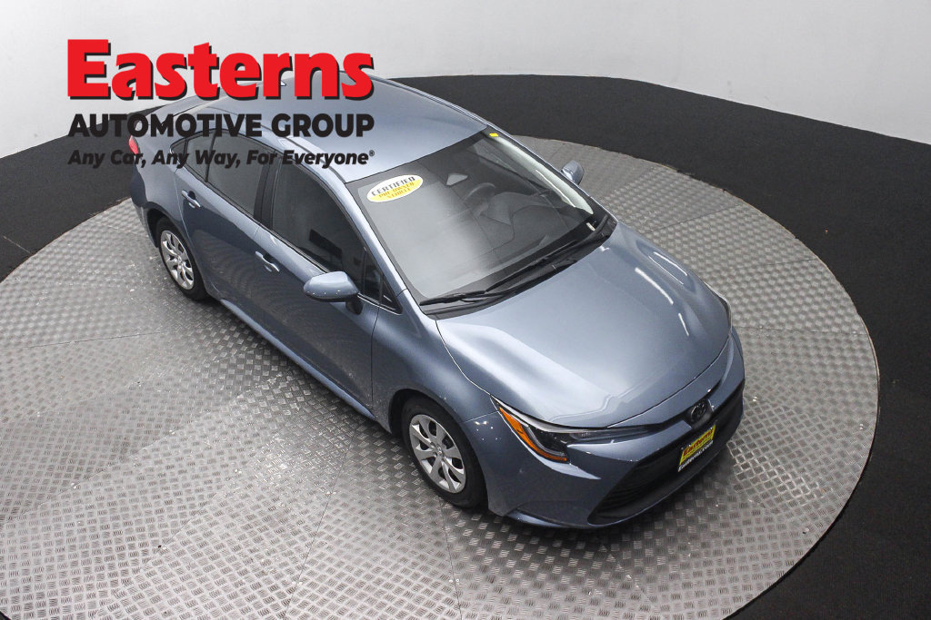 Used 2025 Toyota Corolla LE FWD image 4