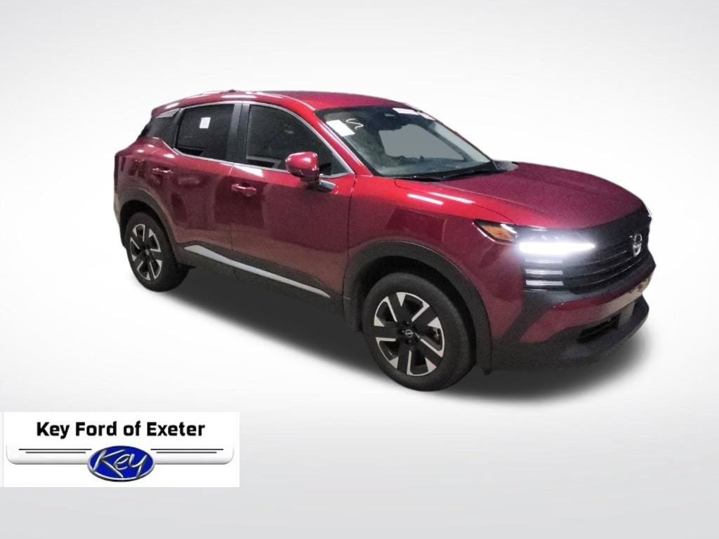 Used 2025 Nissan Kicks SV AWD/4WD image 2