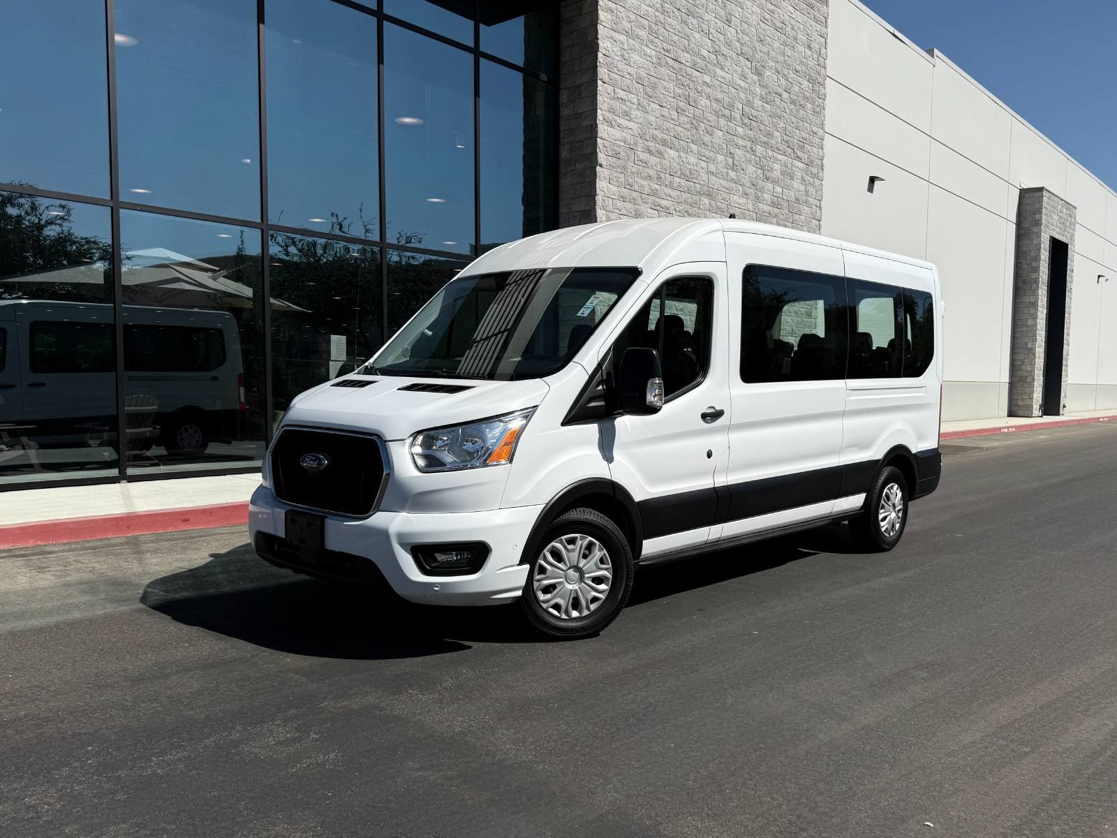 Used 2021 Ford Transit 350 XLT RWD image 1