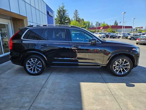 Used 2018 Volvo XC90 T6 Momentum w/ Convenience Package AWD/4WD image 4