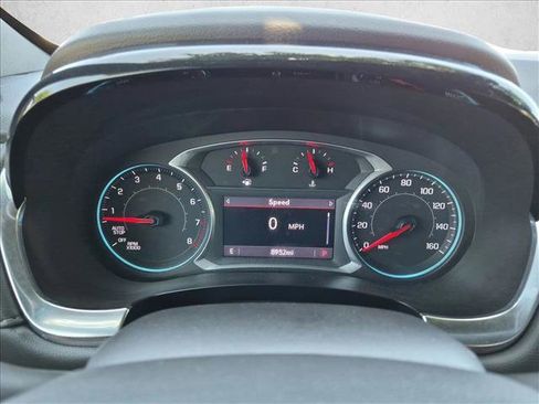 Used 2022 Chevrolet Traverse LT FWD image 11