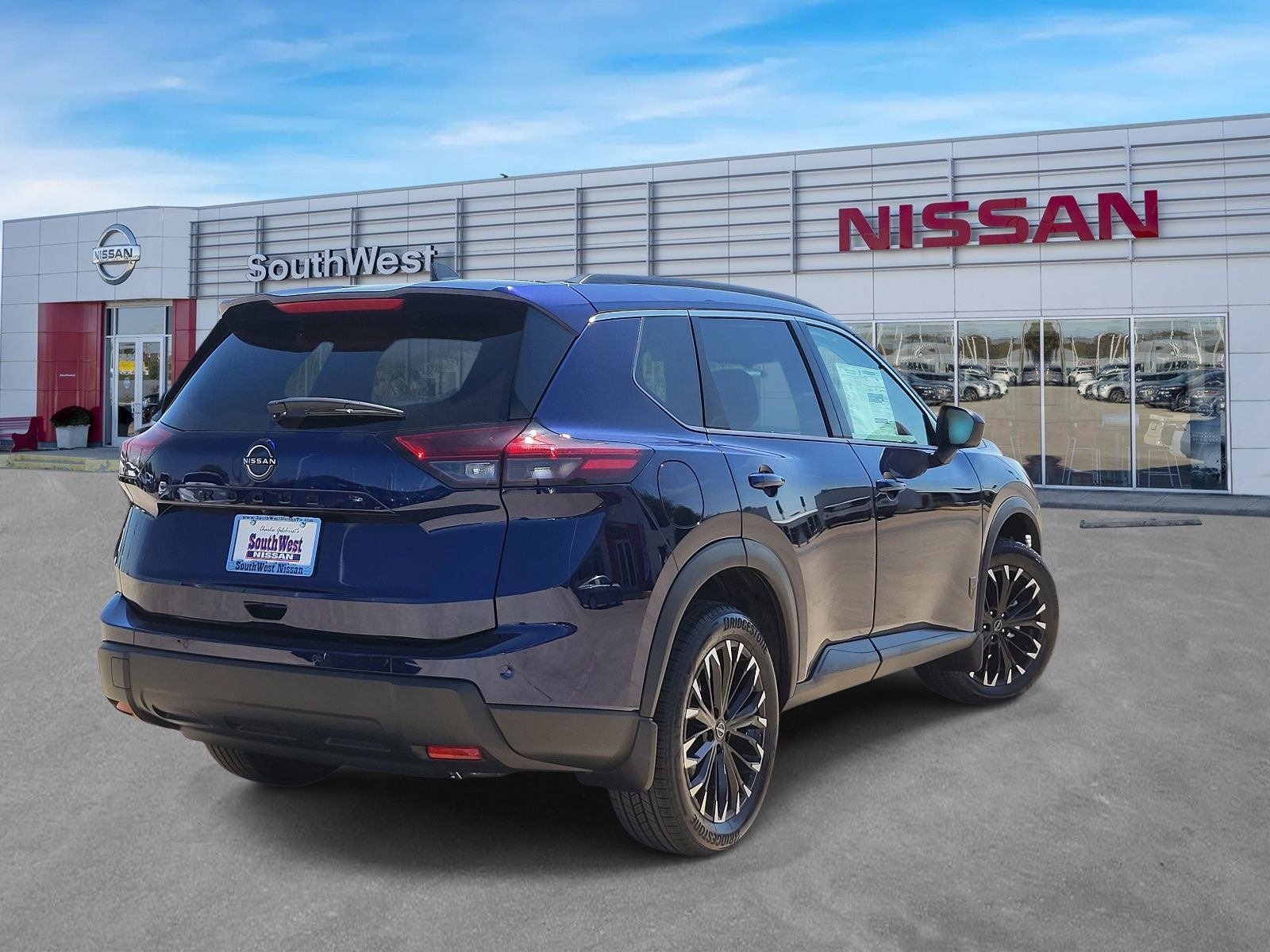 New 2026 Nissan Rogue Dark Armor FWD image 5