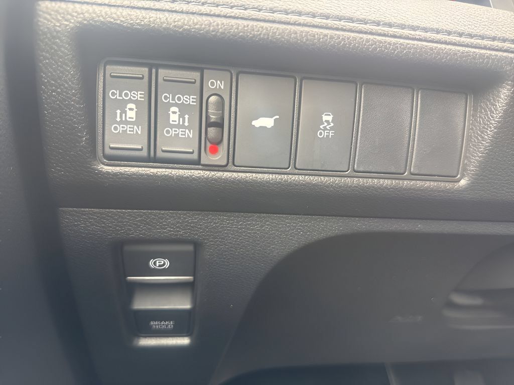 Used 2025 Honda Odyssey Sport-L image 25