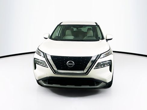 Used 2023 Nissan Rogue SV FWD image 2