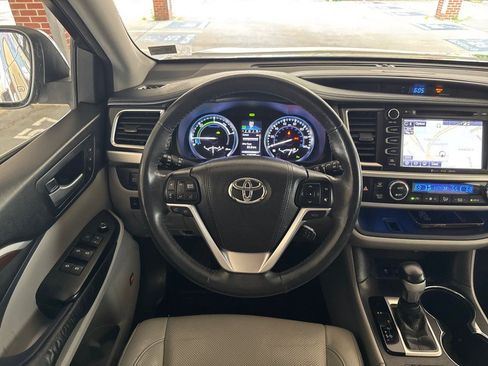 Used 2016 Toyota Highlander Limited Platinum AWD/4WD image 15