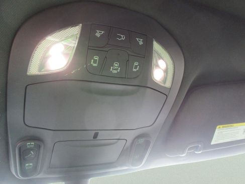 Used 2020 Chrysler Pacifica Limited FWD image 24
