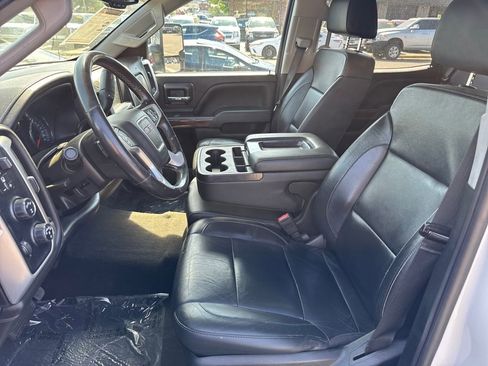 Used 2018 GMC Sierra 2500 SLT w/ Duramax Plus Package AWD/4WD image 19