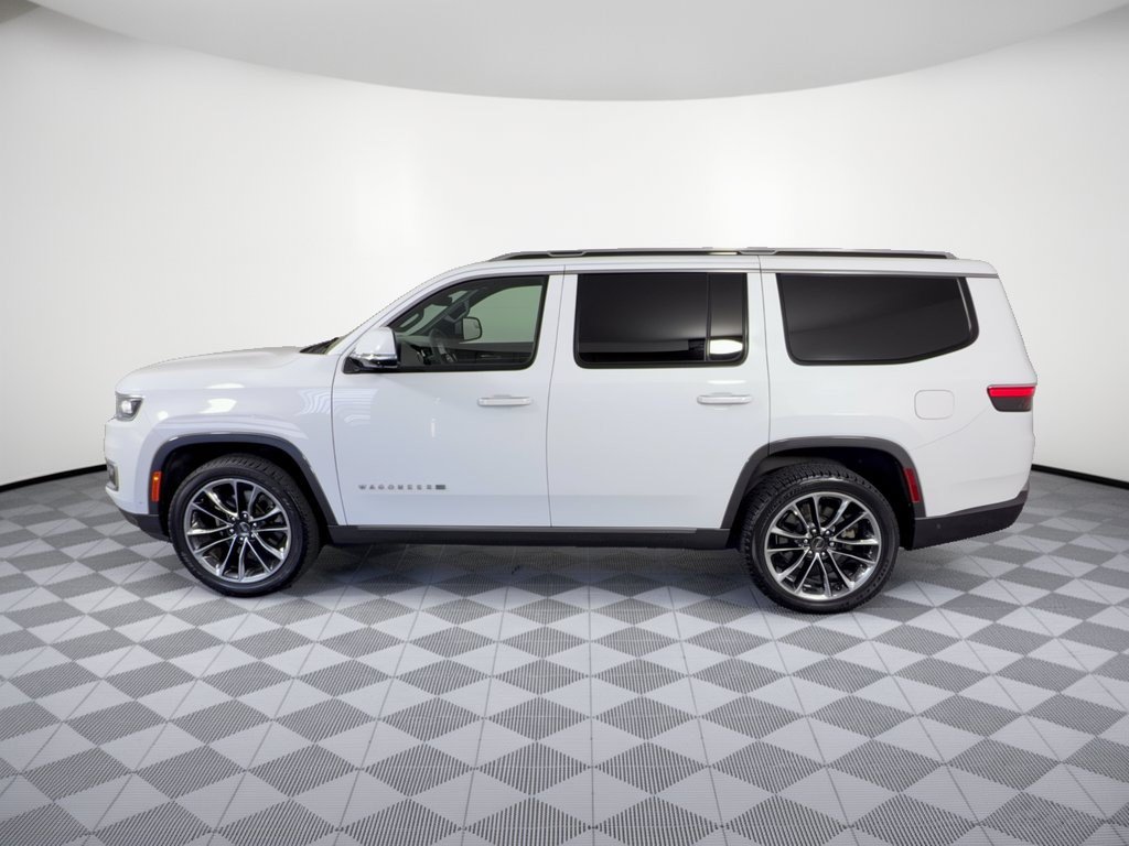 Used 2022 Jeep Wagoneer Series III w/ Premium Group I AWD/4WD image 2