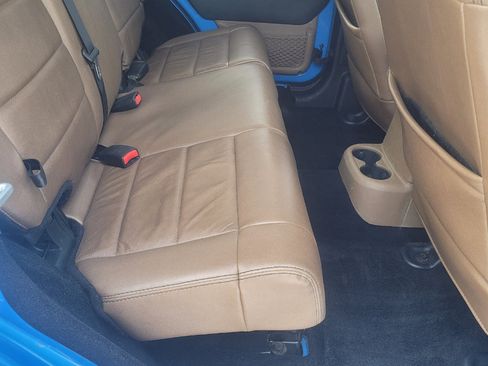 Used 2011 Jeep Wrangler Unlimited Rubicon w/ Dual Top Group image 23