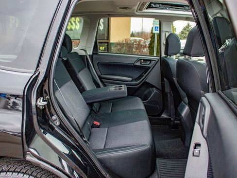 Used 2017 Subaru Forester 2.5i Premium image 18