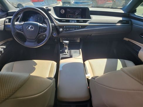 Used 2021 Lexus ES 300h w/ Premium Package image 13