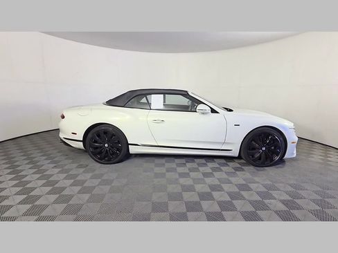 Used 2025 Bentley Continental GTC AWD/4WD image 36