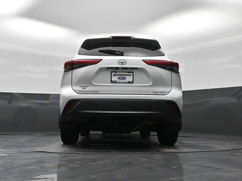 Used 2022 Toyota Highlander XLE image 24