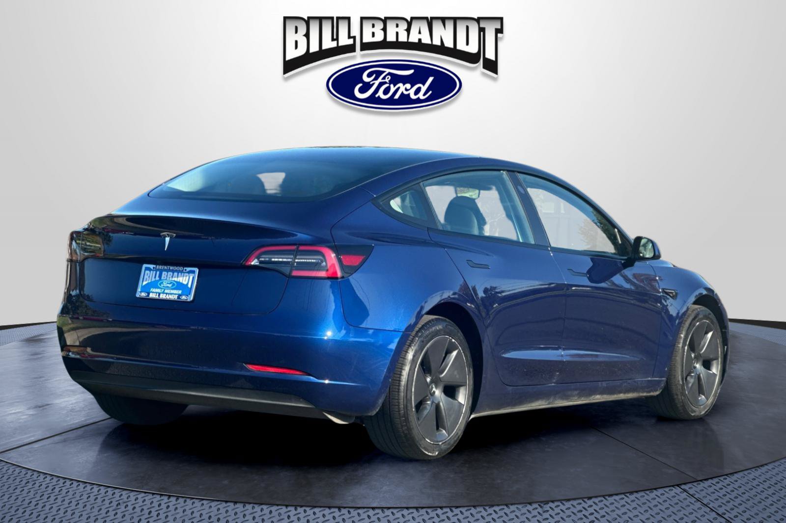 Used 2023 Tesla Model 3 Standard Range RWD image 3