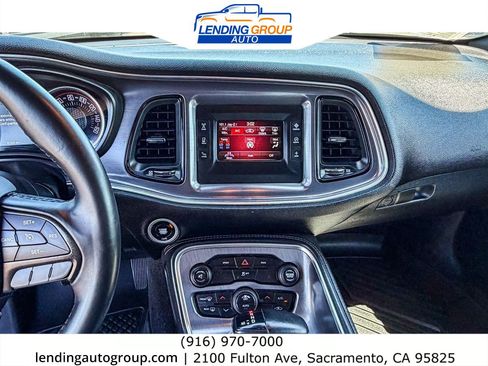 Used 2016 Dodge Challenger SXT RWD image 12