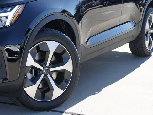 New 2025 Volvo XC40 B5 Core w/ Protection Package Premier image 7