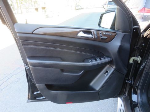 Used 2015 Mercedes-Benz ML 350 4MATIC image 27