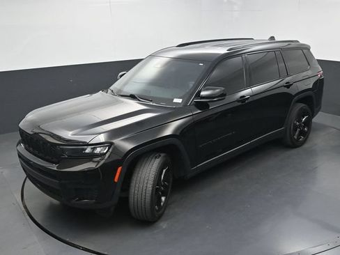 Used 2021 Jeep Grand Cherokee L Laredo RWD image 39