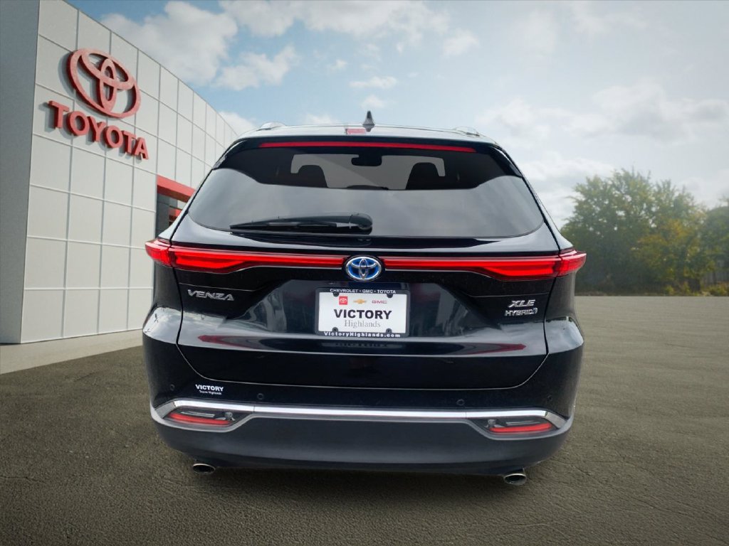 Used 2021 Toyota Venza XLE w/ Softex Package AWD/4WD image 4