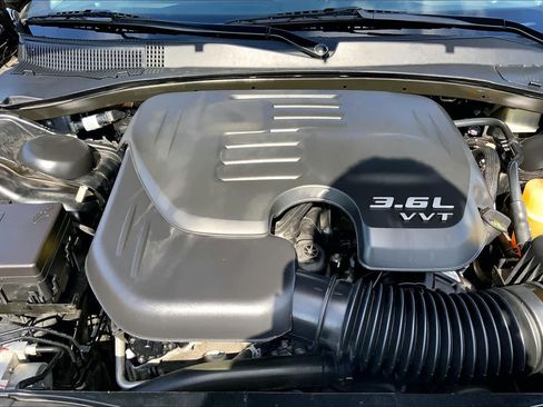 Used 2016 Chrysler 300 Limited RWD image 32