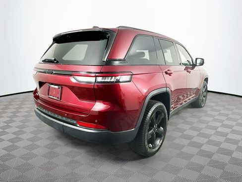 Certified 2023 Jeep Grand Cherokee Altitude AWD/4WD image 12