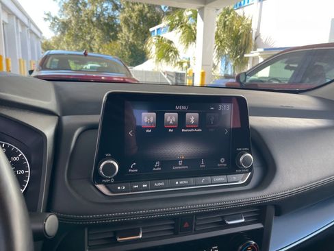 Used 2025 Nissan Rogue SV image 20