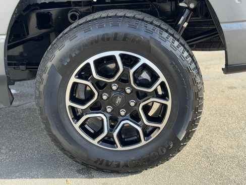 Certified 2022 Ford F150 Lariat w/ Equipment Group 502A High image 10