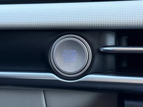 Used 2025 Hyundai Tucson SE image 13