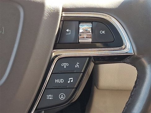 Used 2022 Lincoln Navigator Reserve image 25