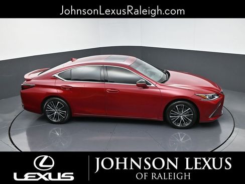 Used 2023 Lexus ES 300h w/ Premium Package image 28