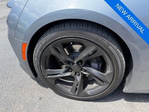 Used 2020 Chevrolet Camaro SS RWD image 8