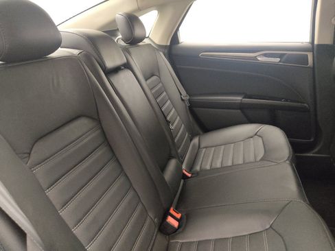Used 2015 Ford Fusion SE w/ Equipment Group 202A FWD image 19