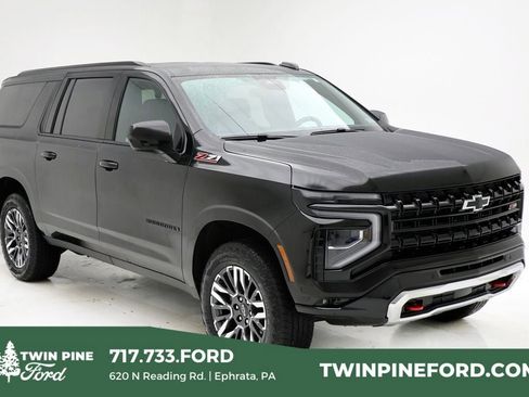 Used 2025 Chevrolet Suburban Z71 image 1