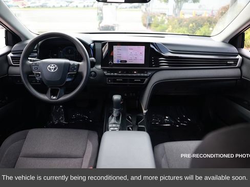 Used 2025 Toyota Camry LE w/ Convenience Package image 22