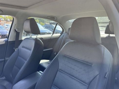 Used 2016 Volkswagen Jetta SE image 16