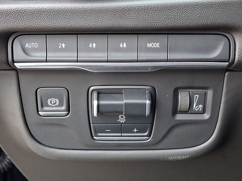 Certified 2025 Cadillac Escalade Premium Luxury image 23