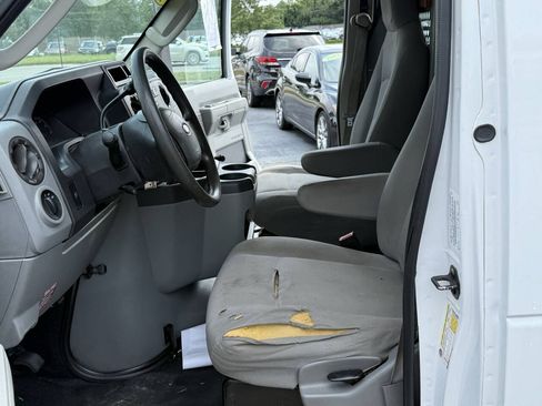 Used 2011 Ford E-250 and Econoline 250 w/ PWR Group RWD image 12