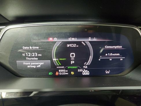 Used 2024 Audi Q8 e-tron Premium Plus w/ Premium Plus Package AWD/4WD image 26