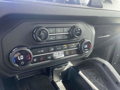 Used 2025 Ford Bronco Raptor AWD/4WD image 36