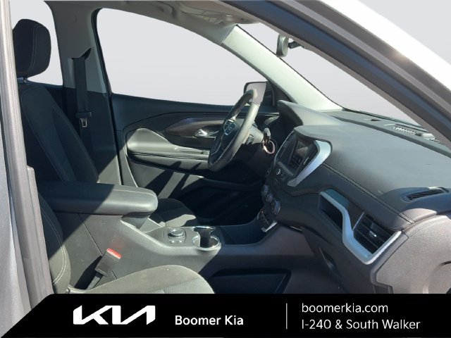 Used 2023 GMC Terrain SLE w/ Driver Convenience Package FWD image 11