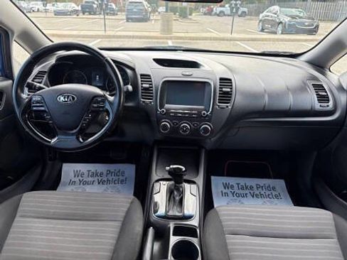 Used 2017 Kia Forte S image 14