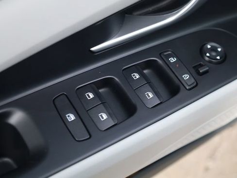 Certified 2025 Hyundai Elantra Limited image 14