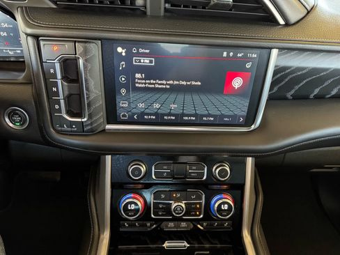 Used 2023 GMC Yukon XL Denali image 14