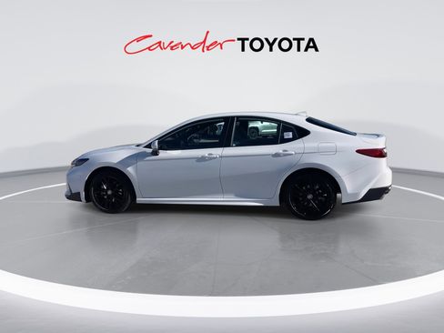 Used 2026 Toyota Camry SE image 5